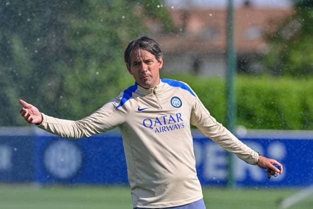 Head coach of Inter Simone Inzaghi seen during the Inter Media Day during Inter Champions League Media Day, UEFA Champions League football match in Appiano Gentile, Italy, May 26 2025  Copyright: xTommasoxFimiano IPAxSportx xipa-agency.netx xx IPA_58286581 IPA_Agency_IPA58286581