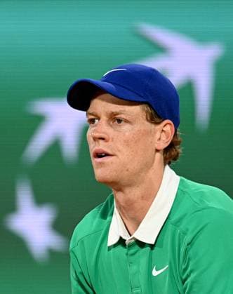 Roland Garros 2025: Jannik Sinner (ITA) during the Men s Singles tennis match against Arthur Rinderknech on Court Philippe-Chatrier during the Grand Slam tennis tournament on May 26, 2025 at Roland Garros Stadium in Paris, France. - 26 05 2025 - France Ile-de-France (region) Paris -  JulienxMattiax xLexPictorium LePictorium_0308935