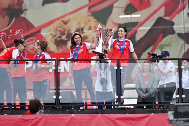 London, England, May 26th 2025: Laia Codina and Mariona Caldentey Arsenal lift the UEFA Women s Champions League trophy during the trophy lift celebrations at Emirates Stadium on May 26, 2025 in London, England. (Yaroslav Dunka SPP) Copyright: xYaroslavxDunkax xSPPx spp-en-YaDuSp-SPP_7911