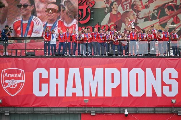 London, England, May 26th 2025: Katie McCabe of Arsenal lift the UEFA Women s Champions League trophy during the trophy lift celebrations at Emirates Stadium on May 26, 2025 in London, England. (Yaroslav Dunka SPP) Copyright: xYaroslavxDunkax xSPPx spp-en-YaDuSp-SPP_7927