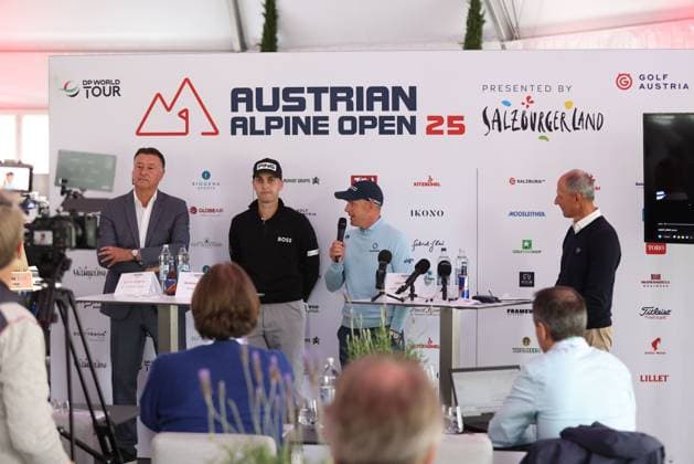 GOLF - Austrian Alpine Open HENNDORF,AUSTRIA,27.MAY.25 - GOLF - DP World Tour, Austrian Alpine Open, press conference, PK, Pressekonferenz Image shows Edwin Weindorfer (CEO Golf Enterprises), Matthias Schwab (AUT), Luke Donald (GBR) and Leo Bauernberger (CEO Salzburgerland Tourismus).  GEPAxpictures xMathiasxMandl