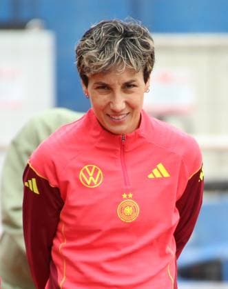 27.05.2025, xgrfx, Fussball DFB-Medientermine, Deutsche Frauennationalmannschaft - Training v.l. Sara Doorsoun (Deutsche Frauennationalmannschaft) (DFL DFB REGULATIONS PROHIBIT ANY USE OF PHOTOGRAPHS as IMAGE SEQUENCES and or QUASI-VIDEO) Bremen