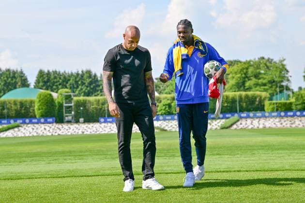 Inter Media Day ahead of 2025 UEFA Champions League final Milano, Italy. 26th, May 2025. Marcus Thuram (R) of Inter seen with ex-footballer Thierry Henry (L) at the BPER Training Centre in Appiano Gentile. The Inter Open Media day is part of the preparation for the 2025 UEFA Champions League final in Munich. Italy, Milano  Copyright: xGonzalesxPhoto TommasoxFimianox