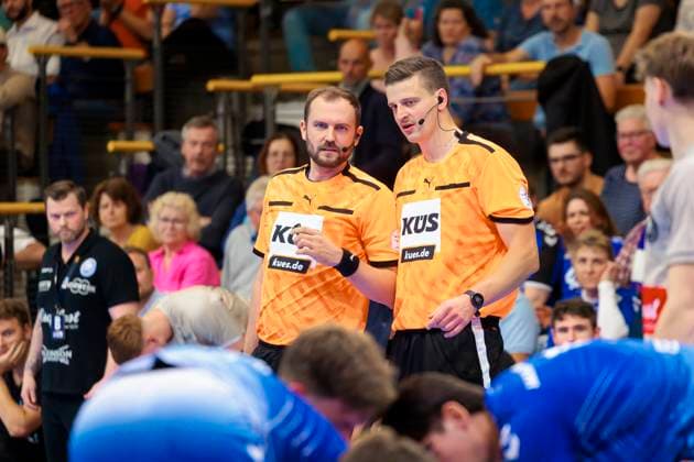 Die Schiedsrichter Paul Kijowsky und Lukas Strüder. VfL Luebeck-Schwartau vs. Bergischer HC, Handball, 2. Bundesliga, 26.05.25 Luebeck Schleswig-Holstein Germany