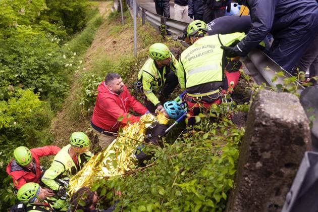 Martinelli Alessio of Vf Group Bardianicsf-Faizane™ after the fall during the stage 16 of the Giro d™Italia from Piazzola sul Brenta to San Valentino (Brentonico), Italy - Tuesday, May 27, 2025. - cycling.  Copyright: xFabioxFerrari LaPressex
