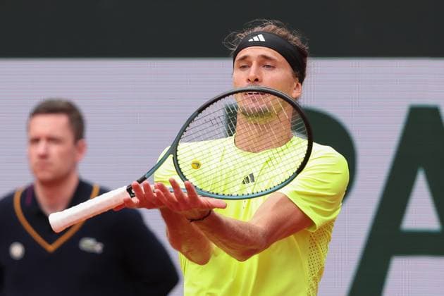 Alexander Zverev (GER) reagiert veraergert,Aerger, wirft veraergert den Schlaeger in die Luft, Emotion Copyright: xJuergenxHasenkopfx