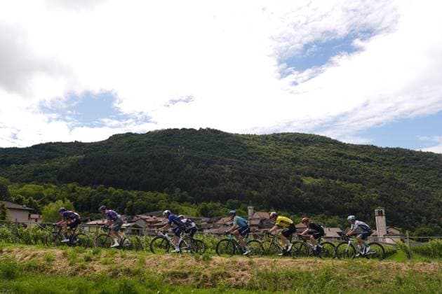 The pack rides during the stage 16 of the Giro d™Italia from Piazzola sul Brenta to San Valentino (Brentonico), Italy - Tuesday, May 27, 2025. - cycling.  Copyright: xFabioxFerrari LaPressex
