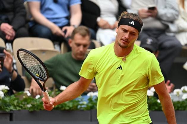 Roland Garros 2025: Alexander Zverev (GER) during the tennis match against Learner Tien in the Men s Singles on Court Suzanne-Lenglen during the Grand Slam tennis tournament on May 27, 2025 at Roland Garros Stadium in Paris, France. - 27 05 2025 - France Ile-de-France (region) Paris -  JulienxMattiax xLexPictorium LePictorium_0308944
