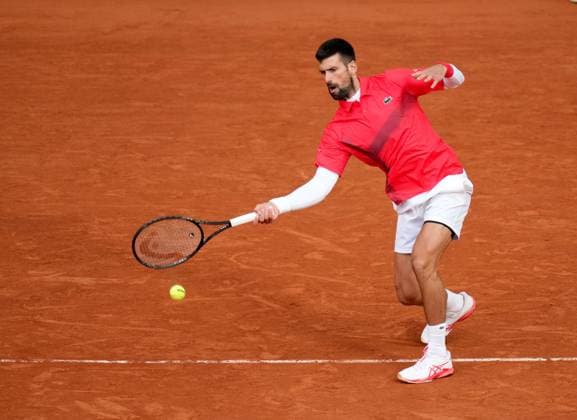 TENNIS - French Open 2025 PARIS,FRANCE,27.MAY.25 - TENNIS - ATP, Tennis Herren World Tour, French Open, Roland Garros, Grand Slam. Image shows Novak Djokovic (SRB).  GEPAxpictures xMichaelxRiedler