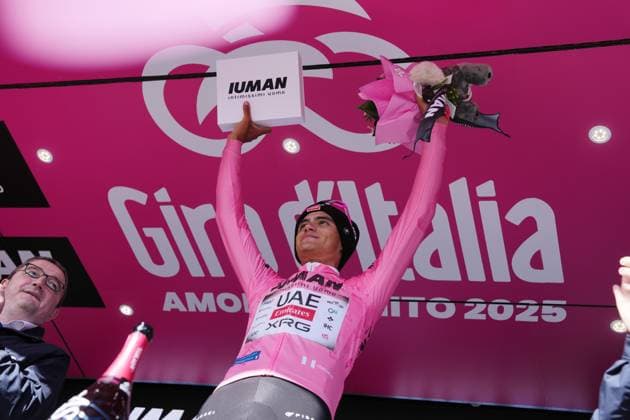 Del Toro Romero Isaac of Uae Team Emirates Xrg pink jersey on the podium during the stage 16 of the Giro d™Italia from Piazzola sul Brenta to San Valentino (Brentonico), Italy - Tuesday, May 27, 2025. - cycling.  Copyright: xGianxMattiaxD Alberto LaPressex