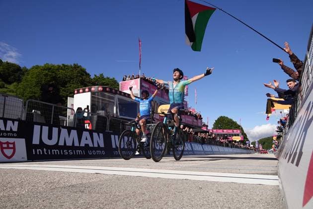 Scaroni Christian of Xds Astana Team winner of the stage with Fortunato Lorenzo of Xds Astana Team azure jersey during the stage 16 of the Giro d™Italia from Piazzola sul Brenta to San Valentino (Brentonico), Italy - Tuesday, May 27, 2025. - cycling.  Copyright: xMassimoxPaolone LaPressex