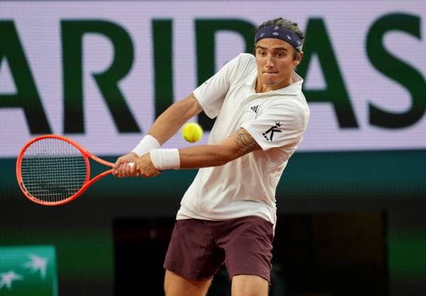 TENNIS - French Open 2025 PARIS,FRANCE,27.MAY.25 - TENNIS - ATP, Tennis Herren World Tour, French Open, Roland Garros, Grand Slam. Image shows Mattia Bellucci (ITA).  GEPAxpictures xMichaelxRiedler