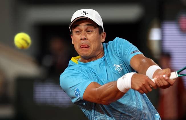 Mackenzie McDonald plays against Novak Djokovic of Serbia of the US during their first-round match at the French Tennis Open in Roland Garros in Paris, France, on Tuesday, May 27, 2025. Djokovic won 6-3, 6-3, 6-3.  PAR20250527311 MAYAxVIDON-WHITE