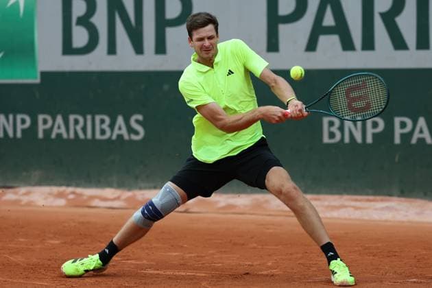 May 27, 2025, Paris, Celestynow, France: HUBERT HURKACZ of Poland during the match against Joao Fonseca of Brazil of French Open 2025 at Roland Garros in Paris. Paris France - ZUMAc278 20250527_zsp_c278_049 Copyright: xMarcinxCholewinskix