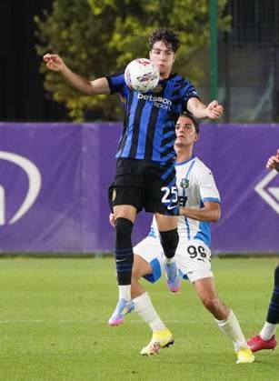 Inter™s Aymen Zouin fight for the ball with Sassuolo™s Claudio Parlato during match between Inter and Sassuolo In the final fase of 2024 25 Primavera 1 Championship at the Viola Park Center in Bagno A Ripoli, Florence, center of Italy - Tuesday, May 27, 2025. Sport - Soccer  Copyright: xMarcoxBucco LaPressex