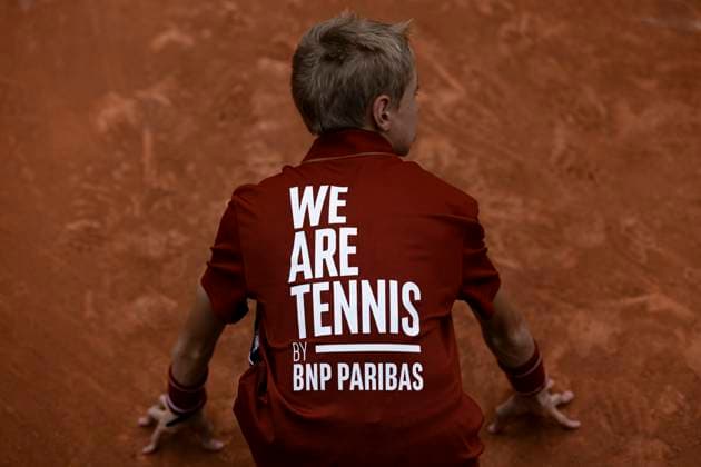 2025 French Open - Day Three A ball kid participates during the match at the Roland Garros Grand Slam Tournament in Paris, France, on May 27, 2025. Paris France  Copyright: xRobertxSzaniszlox originalFilename:szaniszlo-notitle250527_npPEz.jpg
