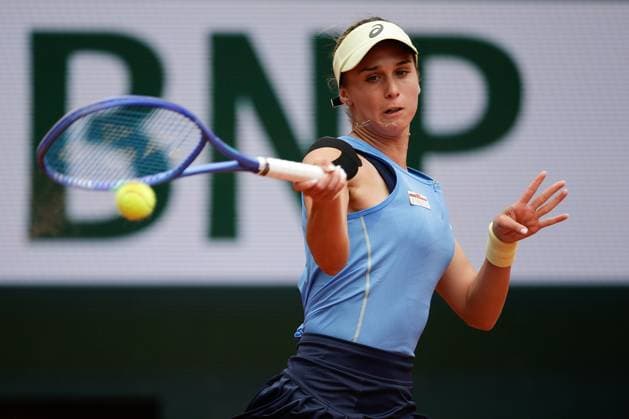 Paris 27.05.2025 xABx Tennis French Open 2025 Roland-Garros, Anca Todoni ROU - Jessica Pegula USA v.l., Anca Todoni ROU spielt eine Vorhand. Copyright: HMBxMedia AntonioxBorga