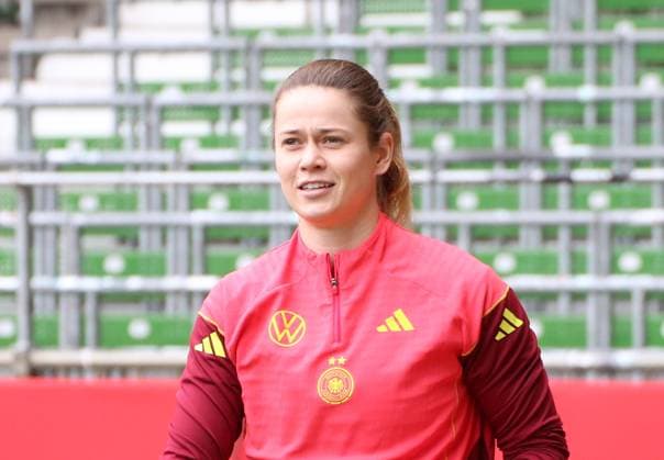 28.05.2025, xgrfx, Fussball DFB-Medientermine, Deutsche Frauennationalmannschaft - Training v.l. Stina Johannes (Deutsche Frauennationalmannschaft) (DFL DFB REGULATIONS PROHIBIT ANY USE OF PHOTOGRAPHS as IMAGE SEQUENCES and or QUASI-VIDEO) Bremen