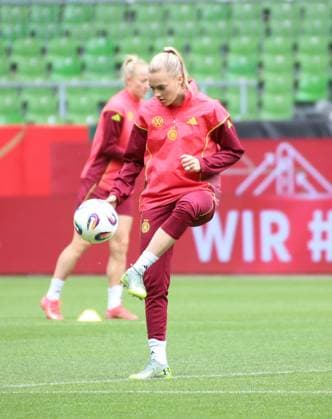 28.05.2025, xgrfx, Fussball DFB-Medientermine, Deutsche Frauennationalmannschaft - Training v.l. Laura Freigang (Deutsche Frauennationalmannschaft) (DFL DFB REGULATIONS PROHIBIT ANY USE OF PHOTOGRAPHS as IMAGE SEQUENCES and or QUASI-VIDEO) Bremen