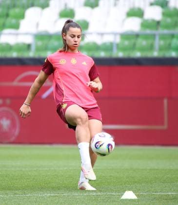 28.05.2025, xgrfx, Fussball DFB-Medientermine, Deutsche Frauennationalmannschaft - Training v.l. Lena Oberdorf (Deutsche Frauennationalmannschaft) (DFL DFB REGULATIONS PROHIBIT ANY USE OF PHOTOGRAPHS as IMAGE SEQUENCES and or QUASI-VIDEO) Bremen
