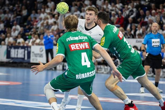 DAIKIN HBL: THW Kiel vs SC DHfK Leipzig; 28.05.25 Emil Wernsdorf Madsen (Nr.45, THW Kiel) gegen Andri Runarsson (Nr.04, SC DHfK Leipzig) und Marko Mamic (Nr.14, SC DHfK Leipzig) DAIKIN HBL: THW Kiel vs SC DHfK Leipzig, Wunderino Arena am 28.05.25 Copyright: xBEAUTIFULxSPORTS MarioxM.xKobergx
