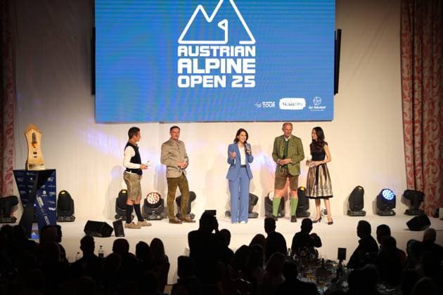 GOLF - Austrian Alpine Open HENNDORF,AUSTRIA,28.MAY.25 - GOLF - DP World Tour, Austrian Alpine Open Night, Golfclub Gut Altentann. Image shows Caroline Edtstadler and Leo Bauernberger (CEO Salzburgerland Tourismus).  GEPAxpictures xMathiasxMandl