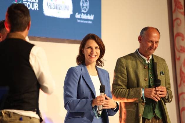 GOLF - Austrian Alpine Open HENNDORF,AUSTRIA,28.MAY.25 - GOLF - DP World Tour, Austrian Alpine Open Night, Golfclub Gut Altentann. Image shows Caroline Edtstadler and Leo Bauernberger (CEO Salzburgerland Tourismus).  GEPAxpictures xMathiasxMandl