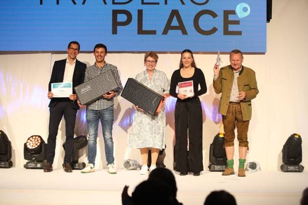 GOLF - Austrian Alpine Open HENNDORF,AUSTRIA,28.MAY.25 - GOLF - DP World Tour, Austrian Alpine Open Night, Golfclub Gut Altentann. Image shows the winners.  GEPAxpictures xMathiasxMandl