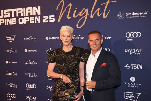Bilder des Jahres 2025, Sport 05 Mai Sport Bilder des Tages GOLF - Austrian Alpine Open HENNDORF,AUSTRIA,28.MAY.25 - GOLF - DP World Tour, Austrian Alpine Open Night, Golfclub Gut Altentann. Image shows Brigitte Nielsen and Dieter Ehrengruber (Gut Eiderbichl).  GEPAxpictures xMathiasxMandl
