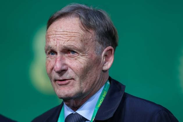 Fußball DFB-Pokal Finale Arminia Bielefeld - VfB Stuttgart am 24.05.2025 im Olympiastadion in Berlin Hans-Joachim Watzke ( Geschäftsführer Borussia Dortmund Stellvertretender Sprecher des Präsidiums der Deutschen Fußball Liga DFL ) DFB regulations prohibit any use of photographs as image sequences and or quasi-video.