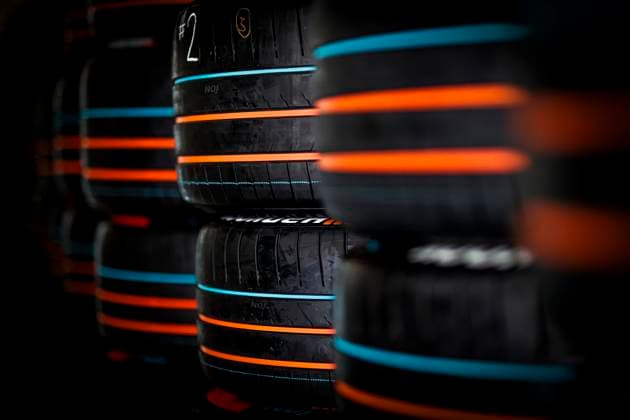 Sport Themen der Woche KW22 2025 FORMULA E SHANGHAI ePRIX ambiance garage, box pneus, tyres, tyre Hankook, during the Shanghai ePrix, 10th and 11th round of the 2024-25 ABB FIA Formula E World Championship, WM, Weltmeisterschaft on the Shanghai International Circuit from May 31 to June 1, 2025 in Shanghai, China - ShanghaiChina  Copyright: xPauloxMariax