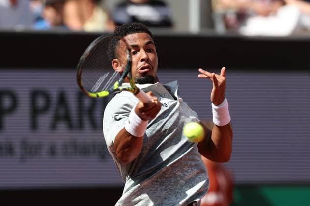 ROLAND GARROS 2025 Thierry Larret MAXPPP - PARIS (75) 29 05 2025 Thierry Larret Maxppp. Tennis. Roland Garros 2025. Internationaux de France de tennis. Stade Roland Garros, Paris (75). Le 29 mai. Court Suzanne Lenglen : Jaume MUNAR (ESP) VS Arthur FILS (FRA) PARIS (75) STADE ROLAND GARROS PARIS ILE DE FRANCE FRANCE  Copyright: xMAXPPPxThierryxLarretx TLR202505293361 TLR202505293361