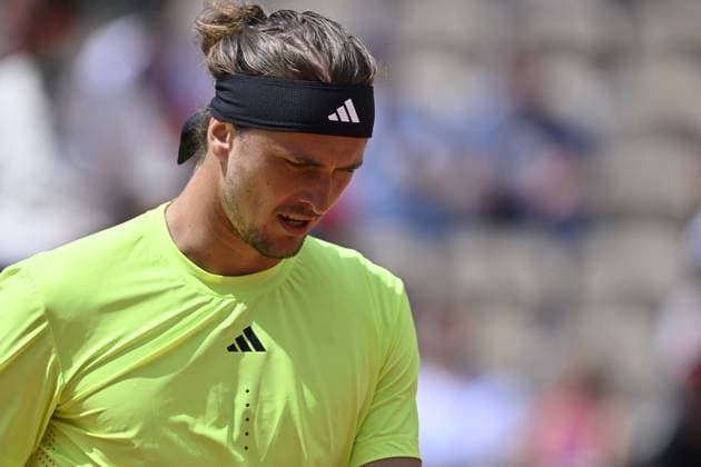 2025 Roland-Garros - Day 5 PARIS, FRANCE - MAY 29: Alexander Zverev of Germany in action against Jesper de Jong (not seen) of the Netherlands during the Men s Singles Second Round match on day five of the 2025 French Open at Court Simonne-Mathieu in Paris, France on May 29, 2025. Burak Akbulut Anadolu Paris France. Editorial use only. Please get in touch for any other usage.  Copyright: x2025xAnadoluxBurakxAkbulutx