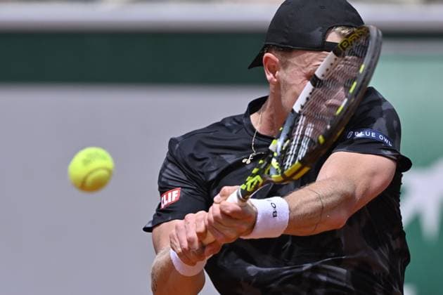 2025 Roland-Garros - Day 5 PARIS, FRANCE - MAY 29: Alexander Zverev of Germany (not seen) in action against Jesper de Jong of the Netherlands during the Men s Singles Second Round match on day five of the 2025 Roland-Garros at Court Simonne-Mathieu in Paris, France on May 29, 2025. Burak Akbulut Anadolu Paris France. Editorial use only. Please get in touch for any other usage.  Copyright: x2025xAnadoluxBurakxAkbulutx