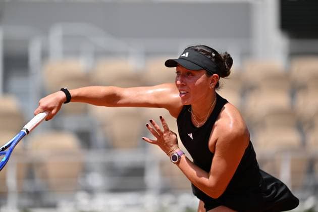 2025 Roland-Garros - Day 5 PARIS, FRANCE - MAY 29: Jessica Pegula of United States in action against Ann Li (not seen) of US during the Women s Singles Second Round match on day five of the 2025 French Open at Court Philippe-Chatrier in Paris, France on May 29, 2025. Mustafa Yalcin Anadolu Paris France. Editorial use only. Please get in touch for any other usage.  Copyright: x2025xAnadoluxMustafaxYalcinx