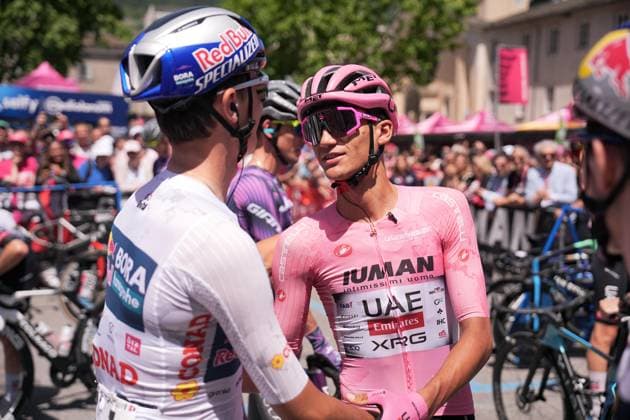 Pellizzari Giulio of Red Bull - Bora - Hansgroh and Del Toro Romero Isaac of Uae Team Emirates Xrg pink jersey during the stage 18 of the Giro d™Italia from Morbegno to Cesano Maderno, Italy - Thursday, May 29, 2025. - cycling.  Copyright: xMarcoxAlpozzi LaPressex