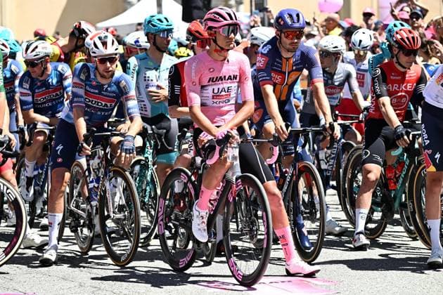 May 29, 2025, Morbegno, ITALY: Mexican rider Isaac Del Toro Romero of Uae Team Emirates Xrg wearing the overall leader s pink jersey, waiting on the start line of the 18th stage of the 108 Giro d Italia 2025, cycling race over 144 km from Morbegno to Cesano Maderno, 29 May 2025. ANSA LUCA ZENNARO. Giro D Italia Cycling Tour - Stage 18  - ZUMAa110 20250529_zaf_a110_034 Copyright: xZenx