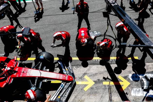 Scuderia Ferrari HP Team during pit stop practice, F1 Grand Prix of Spain at Circuit de Barcelona-Catalunya on May 29, 2025 in Barcelona, Spain. (Photo by HOCH ZWEI) Barcelona Spain
