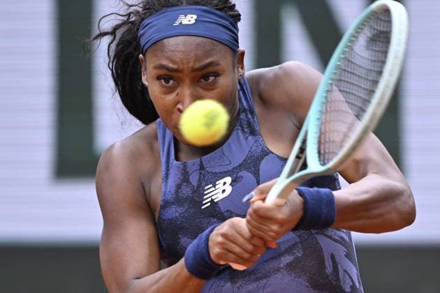 Sport Bilder des Tages 2025 Roland-Garros - Day 5 PARIS, FRANCE - MAY 29: Coco Gauff of United States serves against Tereza Valentova of Czechia (not seen) during the Women s Singles Second Round match on Day Five of the 2025 French Open at Roland Garros on May 29, 2025 in Paris, France. Burak Akbulut Anadolu Paris France. Editorial use only. Please get in touch for any other usage.  Copyright: x2025xAnadoluxBurakxAkbulutx