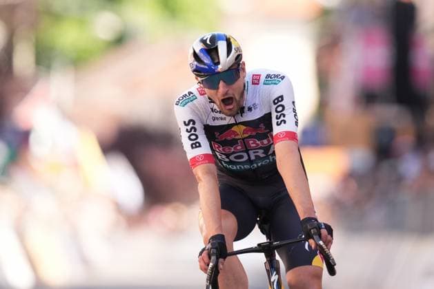 Sport Bilder des Tages Denz Nico of Red Bull - Bora - Hansgrohe, stage winner, during the stage 18 of the Giro d™Italia from Morbegno to Cesano Maderno, Italy - Thursday, May 29, 2025. - cycling.  Copyright: xMassimoxPaolone LaPressex