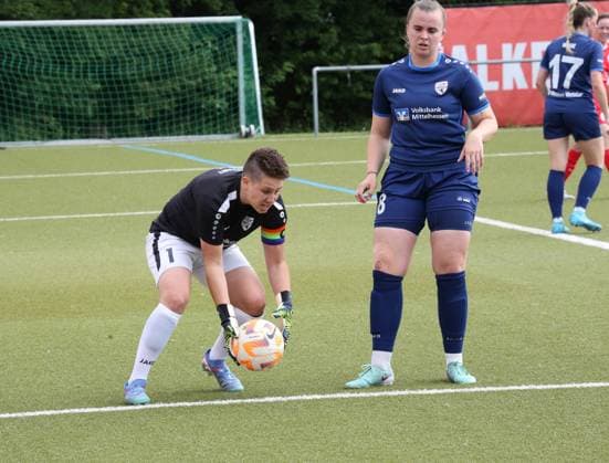 29.05.2025 xmgoodx Offenbach am Main, Fussball Hessenpokal 2024 2025 Halbfinale Frauen Kickers Offenbach (OFC) - FSV Hessen Wetzlar Torwart Janina Beffart und Dana Moell (FSV Hessen Wetzlar)