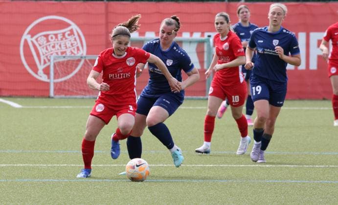 29.05.2025 xmgoodx Offenbach am Main, Fussball Hessenpokal 2024 2025 Halbfinale Frauen Kickers Offenbach (OFC) - FSV Hessen Wetzlar Franziska Marie Riepl (3, OFC Frauen) gegen Dana Moell (FSV Hessen Wetzlar)