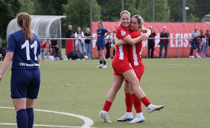 29.05.2025 xmgoodx Offenbach am Main, Fussball Hessenpokal 2024 2025 Halbfinale Frauen Kickers Offenbach (OFC) - FSV Hessen Wetzlar Torjubel nach dem 2:0 durch Leonie Gosch (8, OFC Frauen)