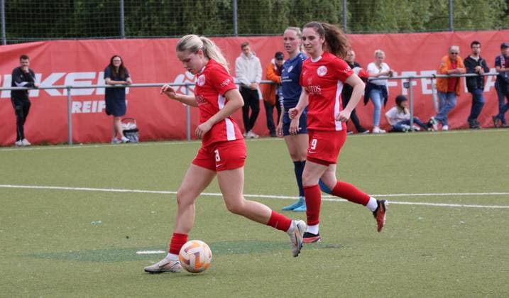29.05.2025 xmgoodx Offenbach am Main, Fussball Hessenpokal 2024 2025 Halbfinale Frauen Kickers Offenbach (OFC) - FSV Hessen Wetzlar Leonie Gosch (8, OFC Frauen), Adelina Zekaj (9, OFC Frauen)