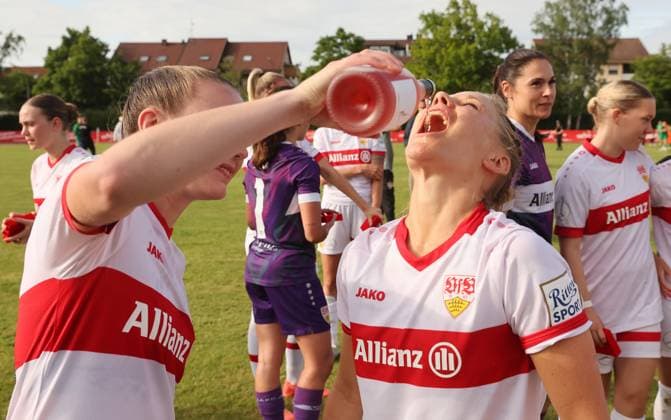 Münchingen , Fußball WFV-Pokal Finale der Frauen , VfB Stuttgart Frauen vs. VfL Herrenberg , von links: Leonie Kopp Leonie Maier ( VfB )