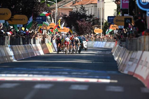 CICLISMO - Giro d Italia - Stage 18 - Morbegno-Cesano Maderno CESANO MADERNO, ITALY - MAY 29: Team Polti VisitMalta s Italian rider Mirco Maestri (C) celebrates his second position after crossing finish line during the 108th Giro d Italia 2025, Stage 18 a 144km stage from Morbegno to Cesano Moderno 1.800m UCIWT on May 29, 2025 in Bormio, Italy. Credit: Tiziano Ballabio Cesaro Maderno Italy  Copyright: xIPAxSport ABACAx