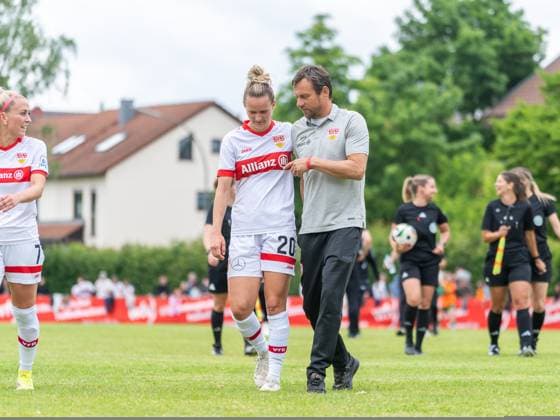 Jana Beuschlein (VfB Stuttgart, 20) und Heiko Gerber (VfB Stuttgart, Cheftrainer), VfB Stuttgart vs VfL Herrenberg, Fußball, Frauen WFV-Verbandspokal Finale, Saison 2024 2025, 29.05.2025, VfB Stuttgart vs VfL Herrenberg, Fußball, Frauen WFV-Verbandspokal Finale, Saison 2024 2025, 29.05.2025 Stuttgart Copyright: xEibner-Pressefoto MaxxVogelx EP_MVL