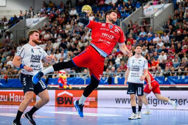 Bilder des Jahres 2025, Sport 05 Mai Bietigheim: HBL - 24 25 - SG BBM Bietigheim - SG Flensburg-Handewitt Jonathan Fischer (Bietigheim) Bietigheim-Bissingen Egetrans Arena Baden-Württemberg Deutschland *** Bietigheim HBL 24 25 SG BBM Bietigheim SG Flensburg Handewitt Jonathan Fischer Bietigheim Bietigheim Bissingen Egetrans Arena Baden Württemberg Germany
