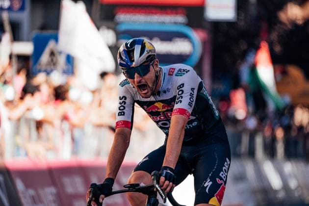 2025 Giro d Italia Stage 18 Picture by Zac Williams SWpix.com - 29 05 2025 - Cycling - 2025 Giro d Italia Stage 18, Morbegno to Cesano Maderno, Italy - Nico Denz, Red Bull Bora Hansgrohe, wins Stage 18. Copyright: x xSWpix.comx(t axPhotographyxHubxLtd)xZacxWilliams SWpix.comx SWP-2645
