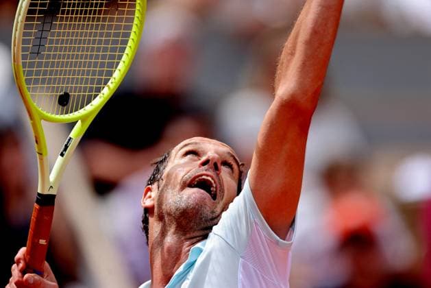 Sport Bilder des Tages Dernier match de sa carrière pour Richard Gasquet, en présence de célébrités, lors des Internationaux de France de Tennis de Roland Garros 2025 Richard Gasquet - Dernier match de sa carrière pour R.Gasquet, battu par J.Sinner (6-3, 6-0, 6-4) lors des Internationaux de France de Tennis de Roland Garros 2025, le 29 mai 2025. Jacovides Moreau Bestimage Last match of his career for R.Gasquet, beaten by J.Sinner (6-3, 6-0, 6-4) at the French Open at Roland Garros 2025, on May 29, 2025 Paris France Copyright: xJACOVIDES-MOREAUx xBESTIMAGExJACOVIDES-MOREAUx xBESTIMAGEx